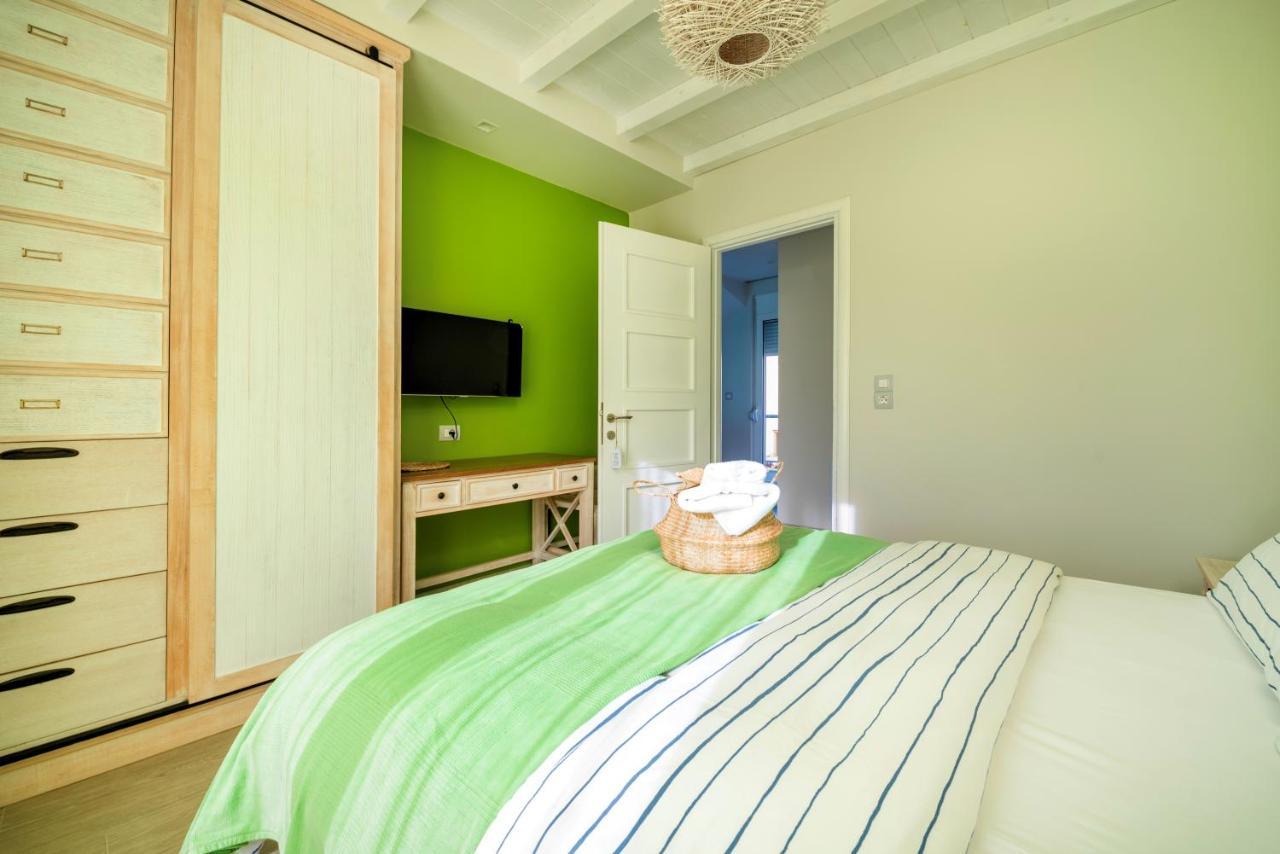 Seabreeze Villa - With Jacuzzi & Heated Pool Mastichari  Exterior photo